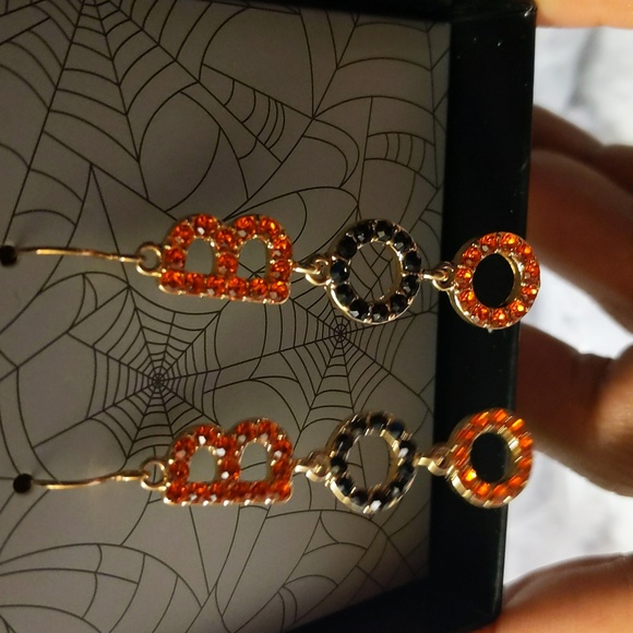 NWOT Gold Toned Orange &  Black Bejeweled "BOO" Metallic Drop Dangle Earrings - Picture 5 of 8